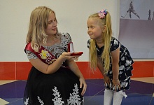 Из-за парты - на бал